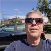 Profesor con titulo superior de jazz y música moderna, 30 años de experiencia dando clases tanto de batería como de combo.